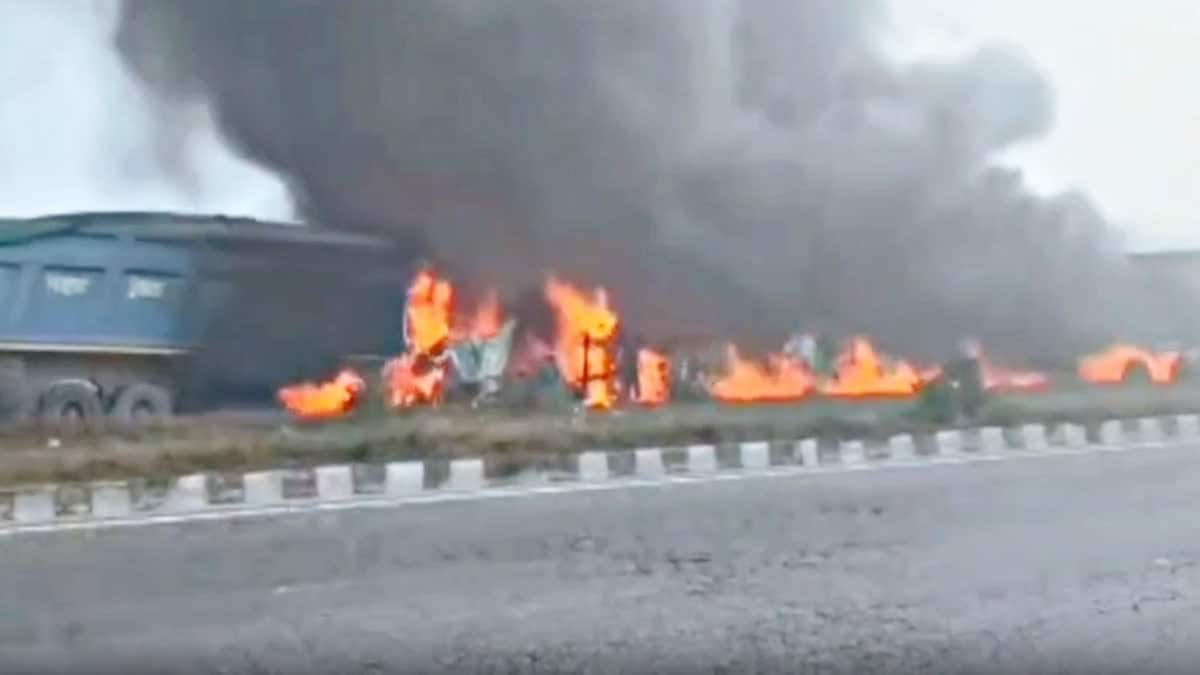 Nuh Accident: हरियाणा के नूंह में खौफनाक हादसा, 5 गाड़ियों की हुई टक्कर...दो लोग जिंदा जले