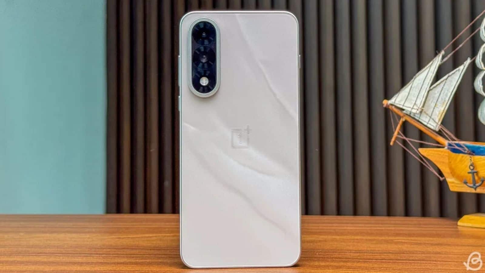 OnePlus Nord 6 के फीचर्स लीक, मिल सकता है Snapdragon 8s Gen 4, 16GB RAM और 9000mAh बैटरी
