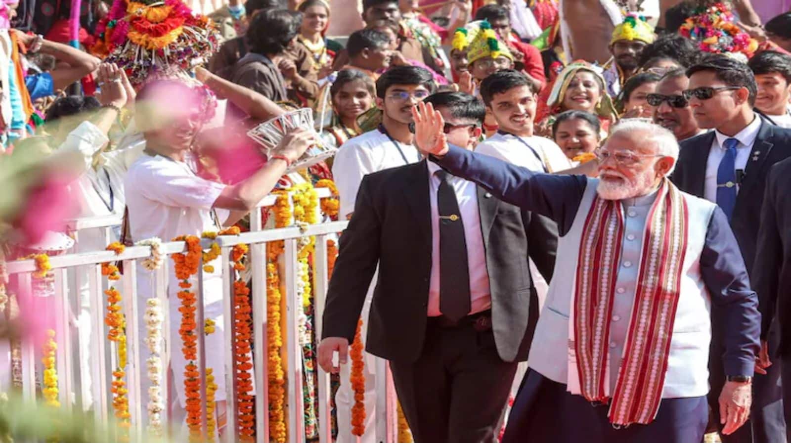 PM Modi: 'आक्रमणकारी इतिहास बन गए, सोमनाथ आज भी खड़ा है', पीएम मोदी ने गुलामी की मानसिकता पर बोला तीखा हमला