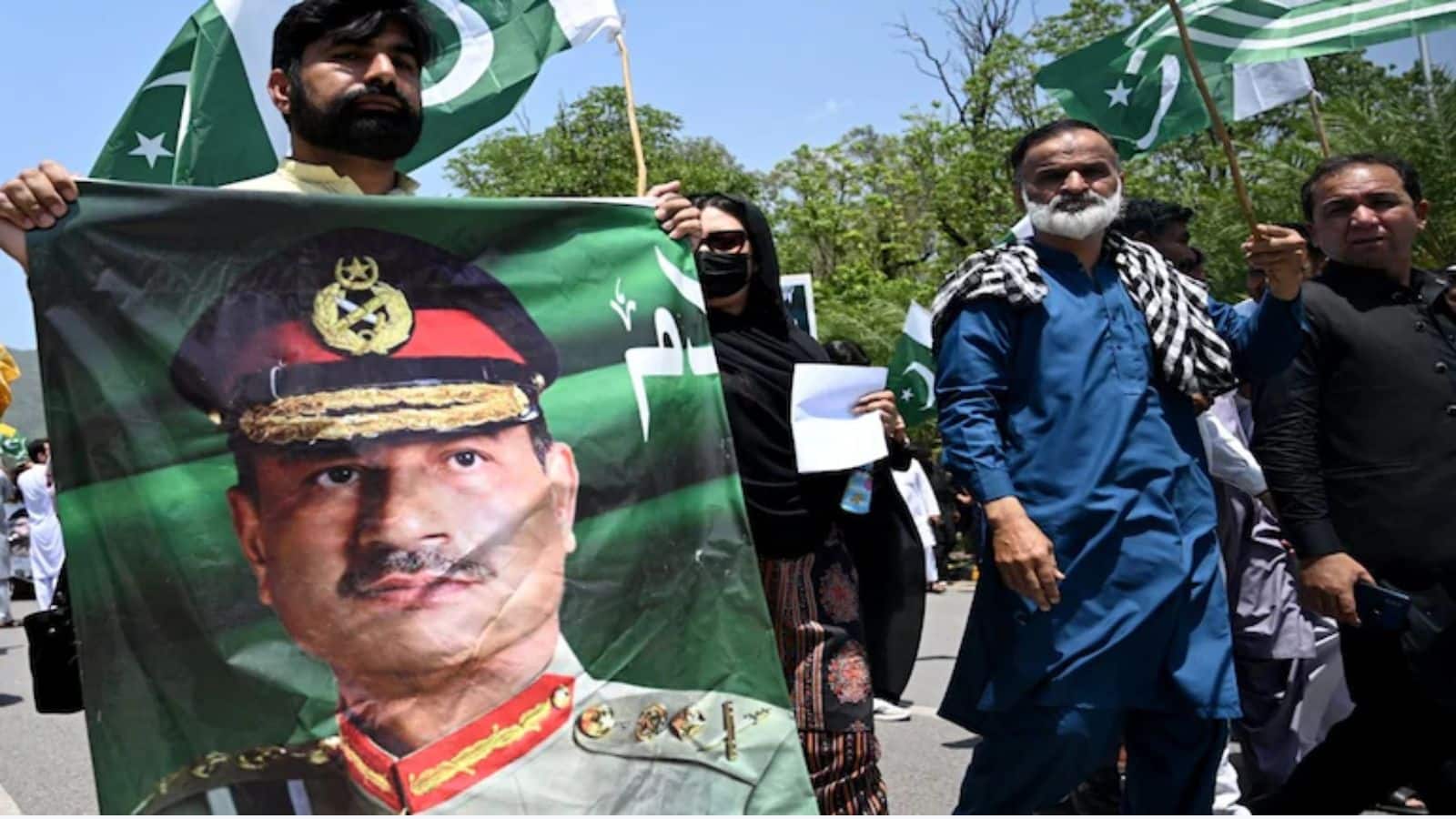 Pakistan Army: पाकिस्तान आर्मी बना रही स्पेशल 'रॉकेट फोर्स कमांड', ऑपरेशन सिंदूर में हुई तबाही के बाद सैन्य ढांचे में बड़ा बदलाव