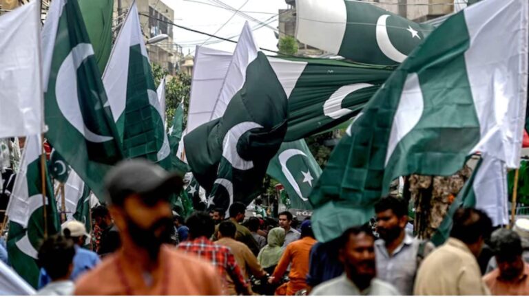 पाकिस्तान आर्मी ने भारतीय पत्रकारों और सोशल मीडिया हैंडल्स को बताया 'RAW एजेंट', भारत और अफगानिस्तान को दी गीदड़ भभकी