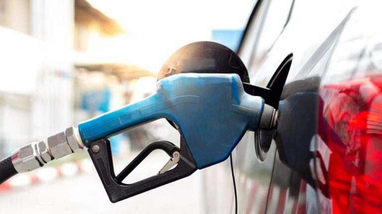 Petrol Diesel Price Today: जेब पर पड़ा असर या मिली राहत? यहां चेक करें पेट्रोल डीजल के नए दाम