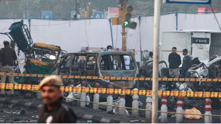 Red Fort Blast Case: लाल किला ब्लास्ट मामले में सनसनीखेज खुलासा, 'घोस्ट सिम' और 'दो फोन' का प्रोटोकॉल फॉलो करते थे आतंकी