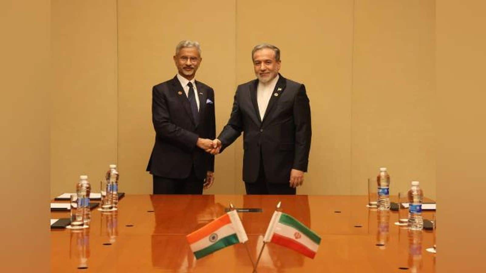 Iran-US Tensions: अमेरिकी हमले की आशंका से तेहरान में दहशत! ईरान के विदेश मंत्री ने एस. जयशंकर को लगाया फोन, क्या हुई बात?