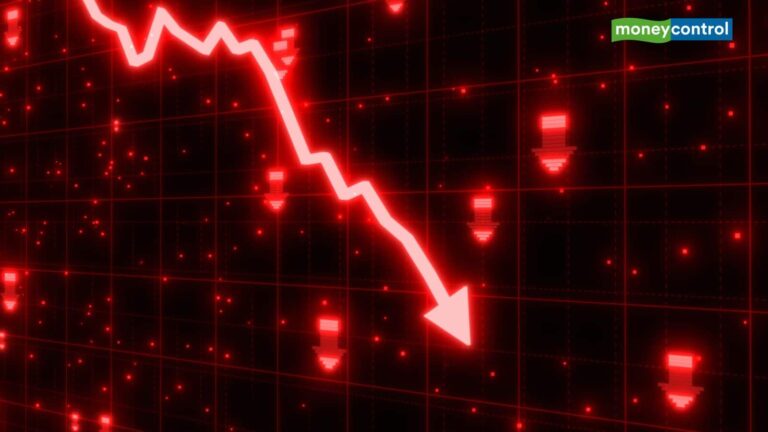 Stock in Focus: 1 साल में 80% क्रैश हुआ इंफ्रास्ट्रक्चर स्टॉक; अब रेलवे ने दिया बड़ा झटका, खत्म किया कॉन्ट्रैक्ट