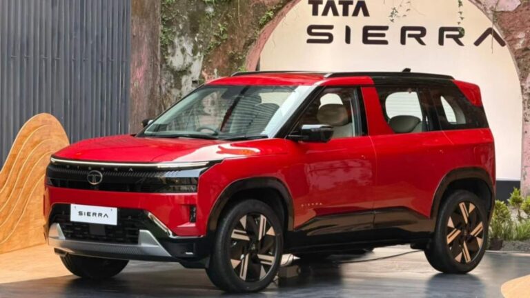 Tata Sierra SUV Delivery: Tata Sierra SUV की डिलीवरी शुरू, जानें वेटिंग पीरियड और सभी वेरिएंट की डिटेल