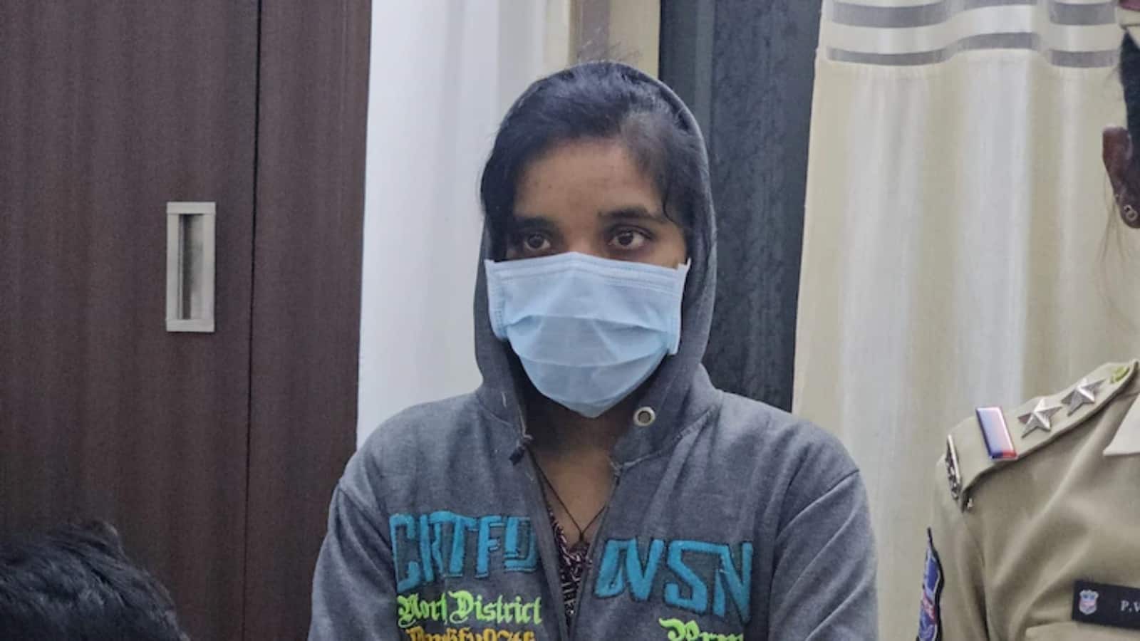 Telangana Nurse Kills Parents: लव मैरिज के लिए नर्स बेटी ने पार की सारी हदें! अपने ही माता-पिता को दे दिया जहर