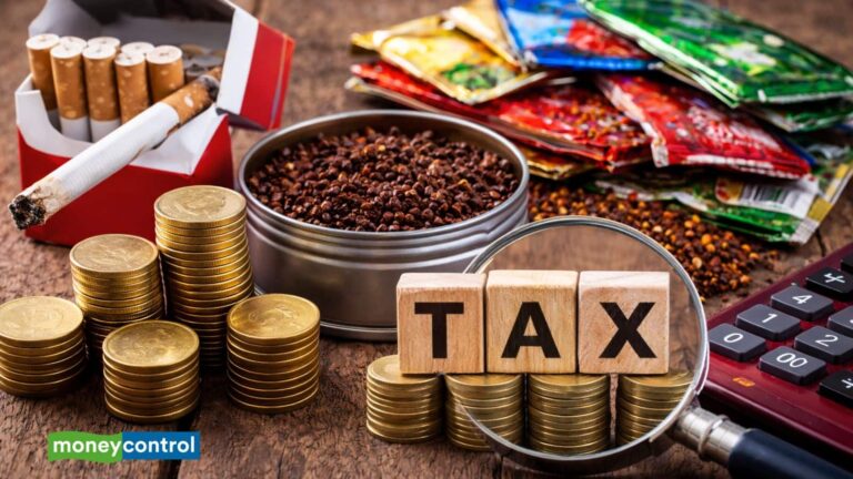 Tobacco Tax Hike: सेहत के साथ अब जेब पर भी भारी पड़ेंगे सिगरेट-तंबाकू-पान मसाला, 1 फरवरी से लगेगा भारी टैक्स