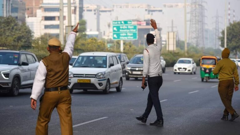 दिल्ली और गुरुग्राम पुलिस ने 22 जनवरी के लिए जारी की ट्रैफिक एडवाइजरी, जाम से बचने के लिए आपनाएं ये मार्ग