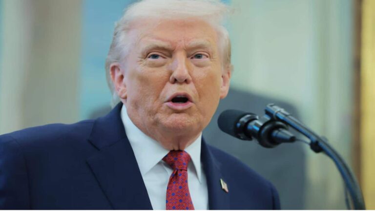 Donald Trump: ब्रिटिश सैनिकों के अपमान पर चौतरफा घिरे ट्रंप ने लिया U-टर्न, बोले- 'आप महान योद्धा हैं, हम आपसे प्यार करते हैं'