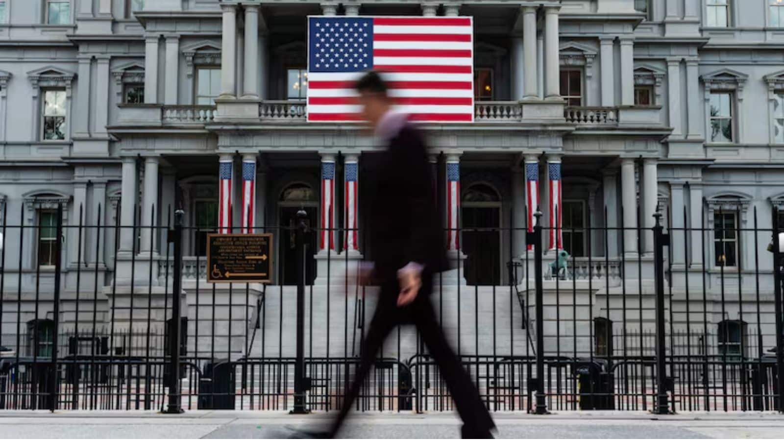 US Partial Shutdown: अमेरिका में फिर से सरकार का 'पार्शियल शटडाउन' शुरू, बजट पर गहराया संकट