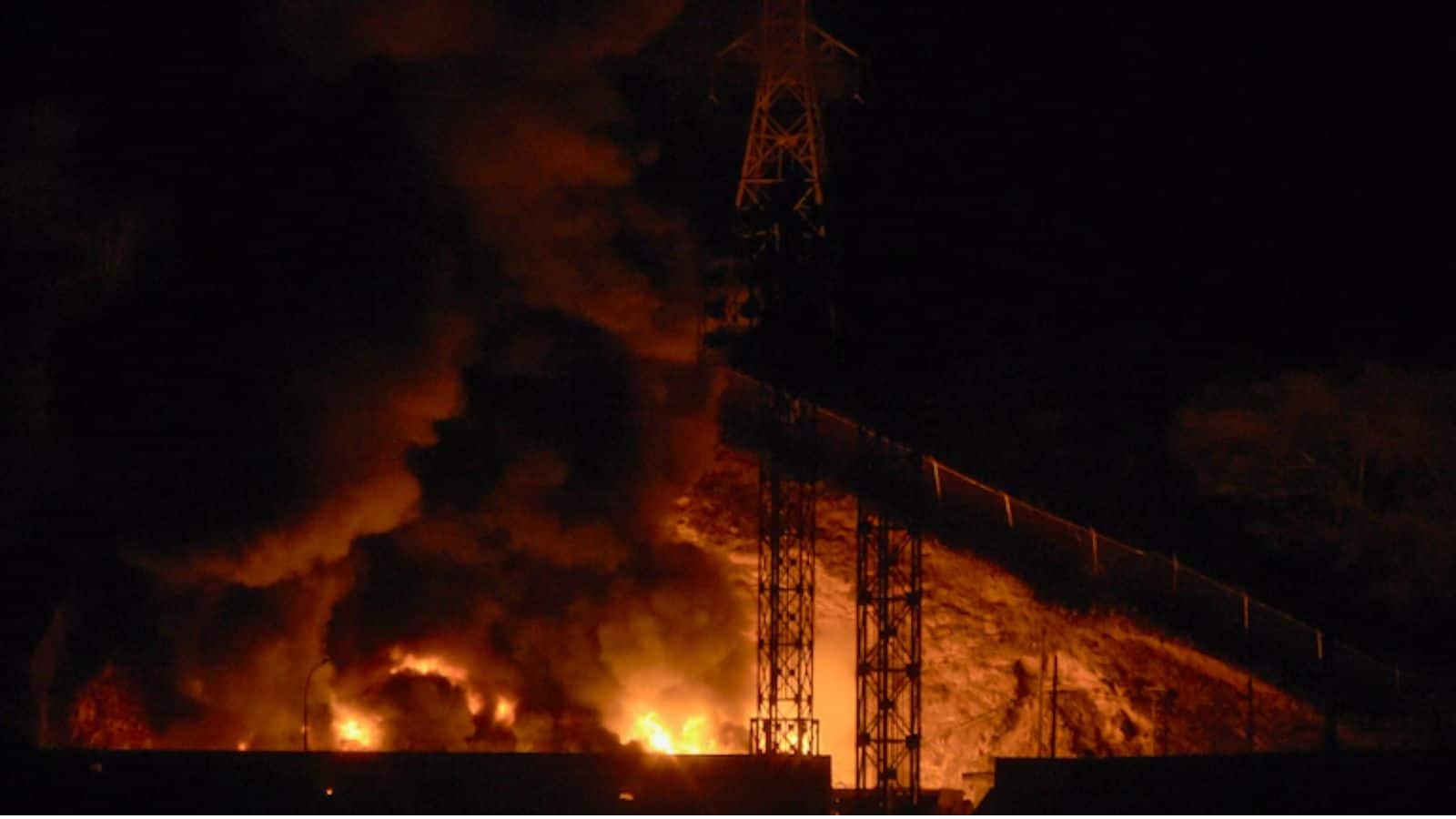 Venezuela: वेनेजुएला में हुई आपातकाल की घोषणा, अमेरिका पर 'गंभीर सैन्य हमले' का आरोप; पड़ोसी कोलंबिया ने भी जारी किया हाई अलर्ट