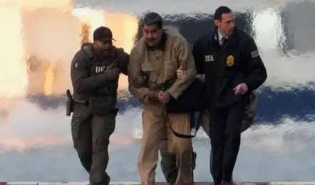 Video: खाकी जैकेट, हाथों में हथकड़ी और लड़खड़ाते पैर... कुछ इस तरह कोर्ट में हुई मादुरो की पेशी