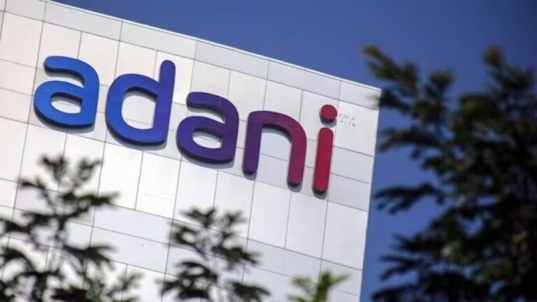 Adani Group के शेयरों में भारी गिरावट, अदाणी एंटरप्राइजेज समेत कई शेयर 12% तक टूटे; जानें बड़ी वजह