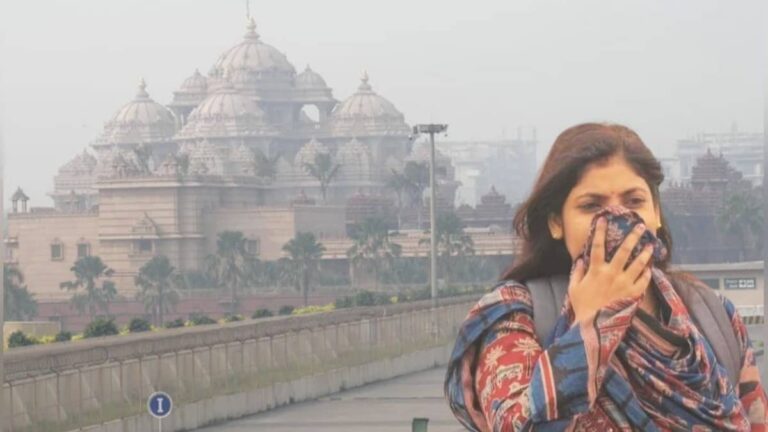 Delhi Air Pollution: फिर घुटने लगा दिल्ली का दम, AQI 418 पार; घना कोहरा, स्मॉग और ठंड का ट्रिपल अटैक