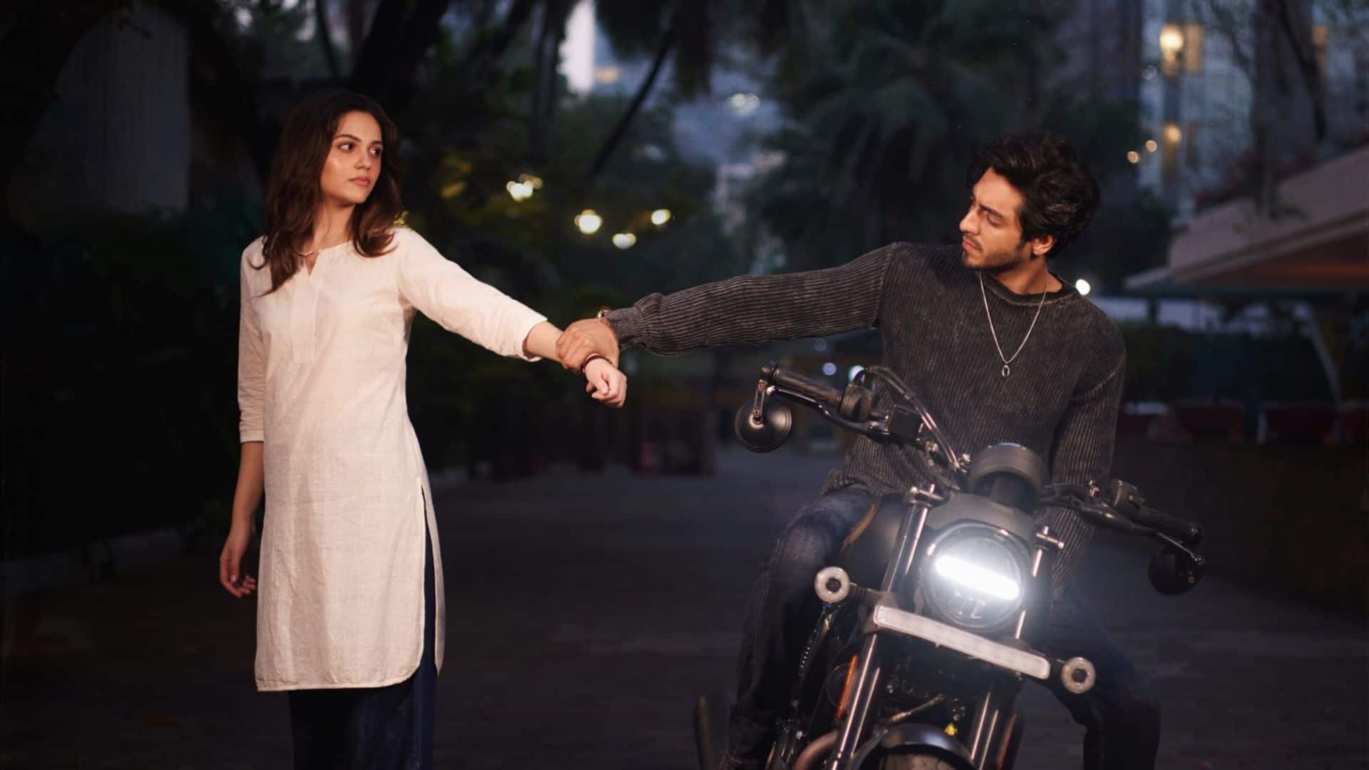 Aneet Padda: अनीत पड्डा और अहान पांडे की डेब्यू फिल्म को 6 महीने हुए पूरे, एक्ट्रेस ने सोशल मीडिया पर शेयर की अनसीन फोटोज