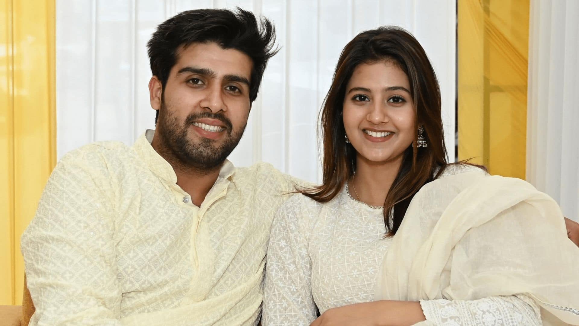 Anjali Arora: 'कच्चा बादाम गर्ल' अंजलि अरोड़ा के बॉयफ्रेंड आकाश संसनवाल गिरफ्तार, फर्जी एक्स-एमपी स्टिकर से मचा हड़कंप!