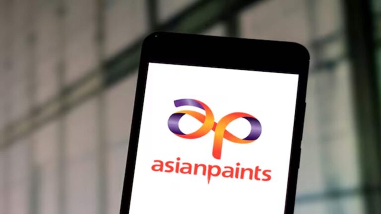 Asian Paints share price : खराब नतीजों के बाद एशियन पेंट्स के शेयर 7% टूटे, ब्रोकरेज को डिमांड रिकवरी में देरी की उम्मीद