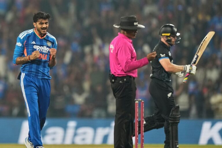 Turning Point: चोटिल होकर मैदान छोड़ने से पहले अक्षर पटेल ने एक बॉल से पलट दिया पूरा मैच, हार में बदल जाती मिली जीत