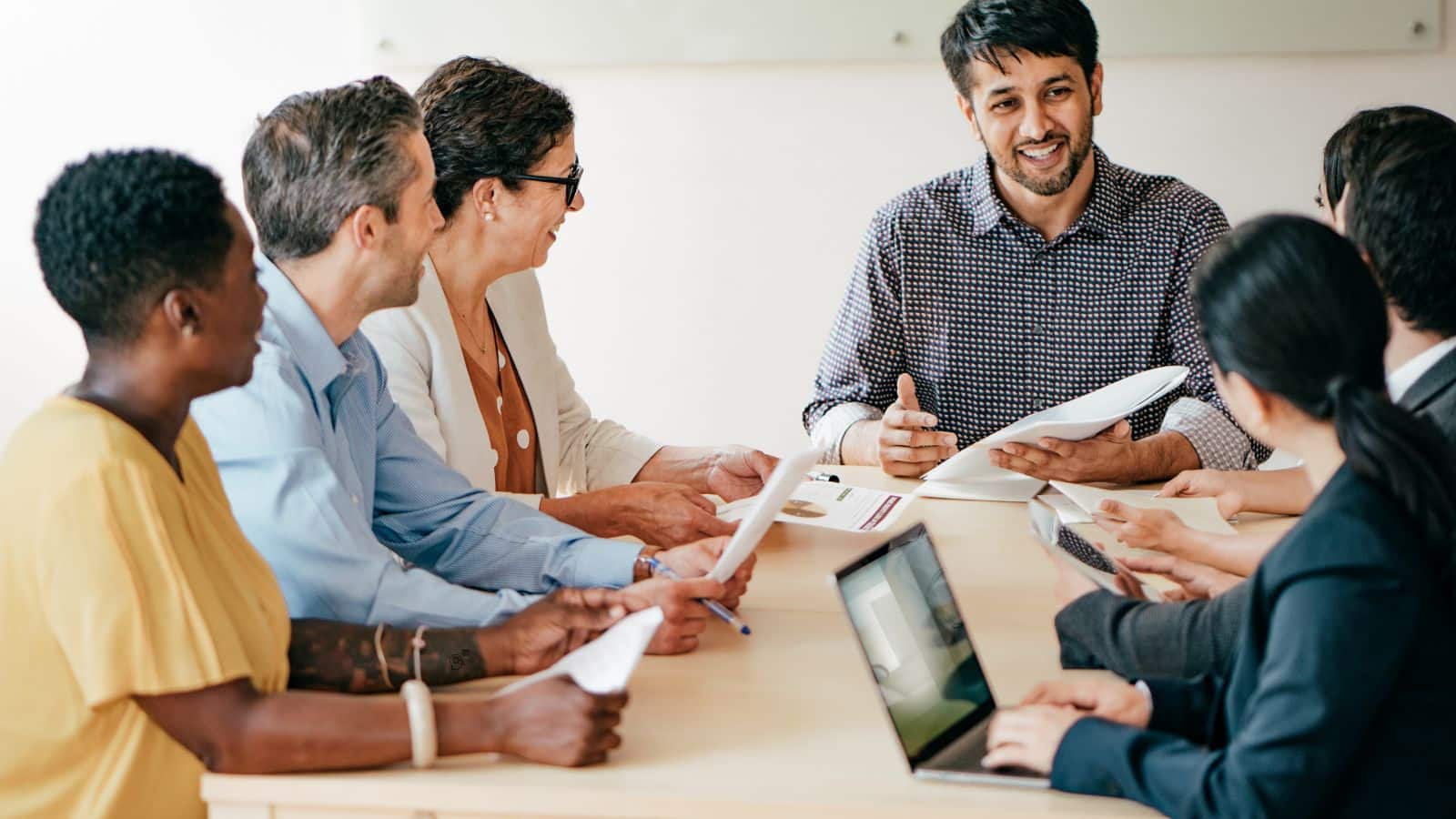 लोग आपसे बात करना बंद कर देंगे अगर आप ये 10 आदतें छोड़ेंगे नहीं!