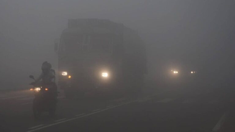 Weather: कड़ाके की ठंड से अभी राहत नहीं, 2-3 दिनों तक दिल्ली-NCR समेत उत्तर भारत में जारी रहेगी शीतलहर; जानें IMD का ताजा अपडेट