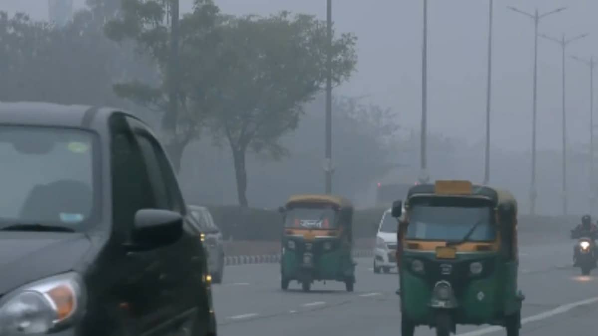 दिल्ली-NCR में फिर 'सांसों पर संकट', AQI पहुंचा 400 के पार; प्रदूषण के चलते ग्रैप-4 लागू; नहीं कर सकेंगे ये काम