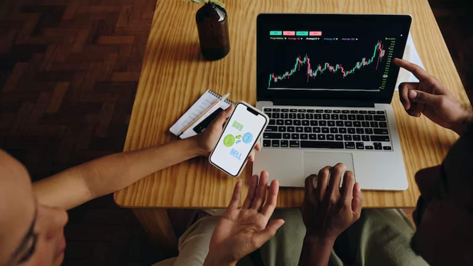 Demat Account in India: कम हो रहा स्टॉक मार्केट का क्रेज! 6 साल में सबसे सुस्त रफ्तार से बढे़ डीमैट खाते