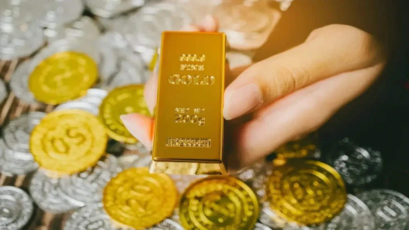 Gold-Silver Prices: क्यों गिरे सोने-चांदी के भाव? एक्सपर्ट्स ने बताई असली वजह, क्या यह है निवेश का सही वक्त?