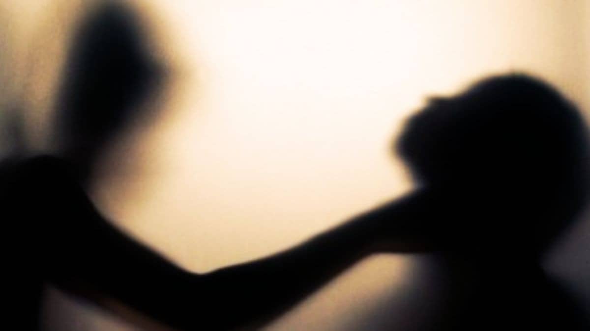 संबंध बनाने से इनकार कर रही थी पत्नी, गुस्साए पति ने की हैवानियत की हद पार; गला दबाकर उतारा मौत के घाट