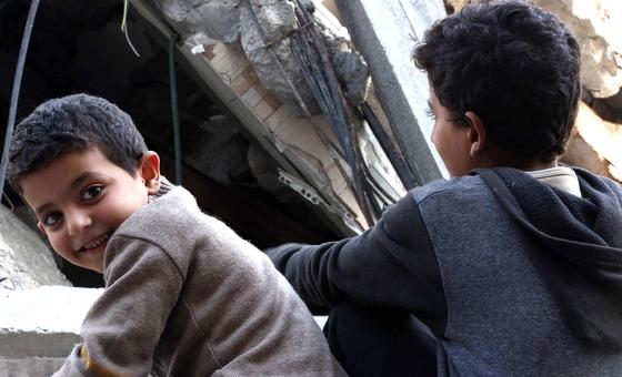 ग़ाज़ा: बर्बादी व मलबे के ढेर के बीच, नाज़ुक उम्मीदों के साथ नए साल में प्रवेश