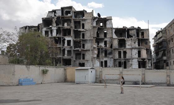 संक्रमण के दौर से गुज़र रहे सीरिया में, हिंसक झड़पों से मौजूदा प्रगति पर जोखिम