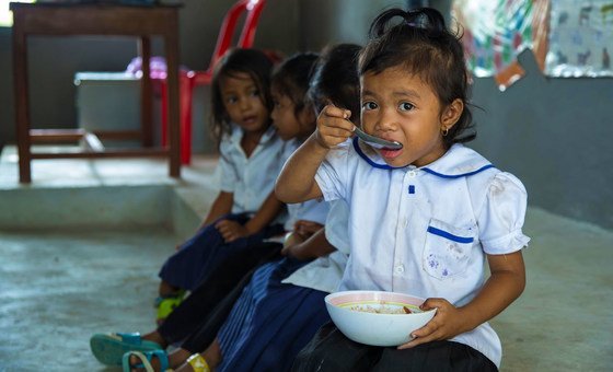 स्कूली बच्चों में खान-पान की स्वस्थ आदतों को बढ़ावा देने पर बल