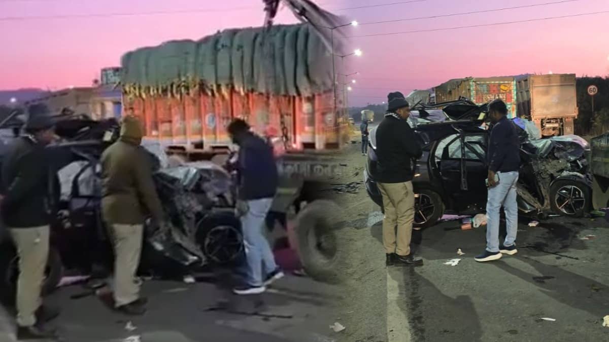 MP: इंदौर में कमलनाथ सरकार में मंत्री रहे बाला बच्चन की बेटी की सड़क हादसे में मौत, बेकाबू नेक्सॉन कार ट्रक में घुसी, 3 की मौके पर मौत