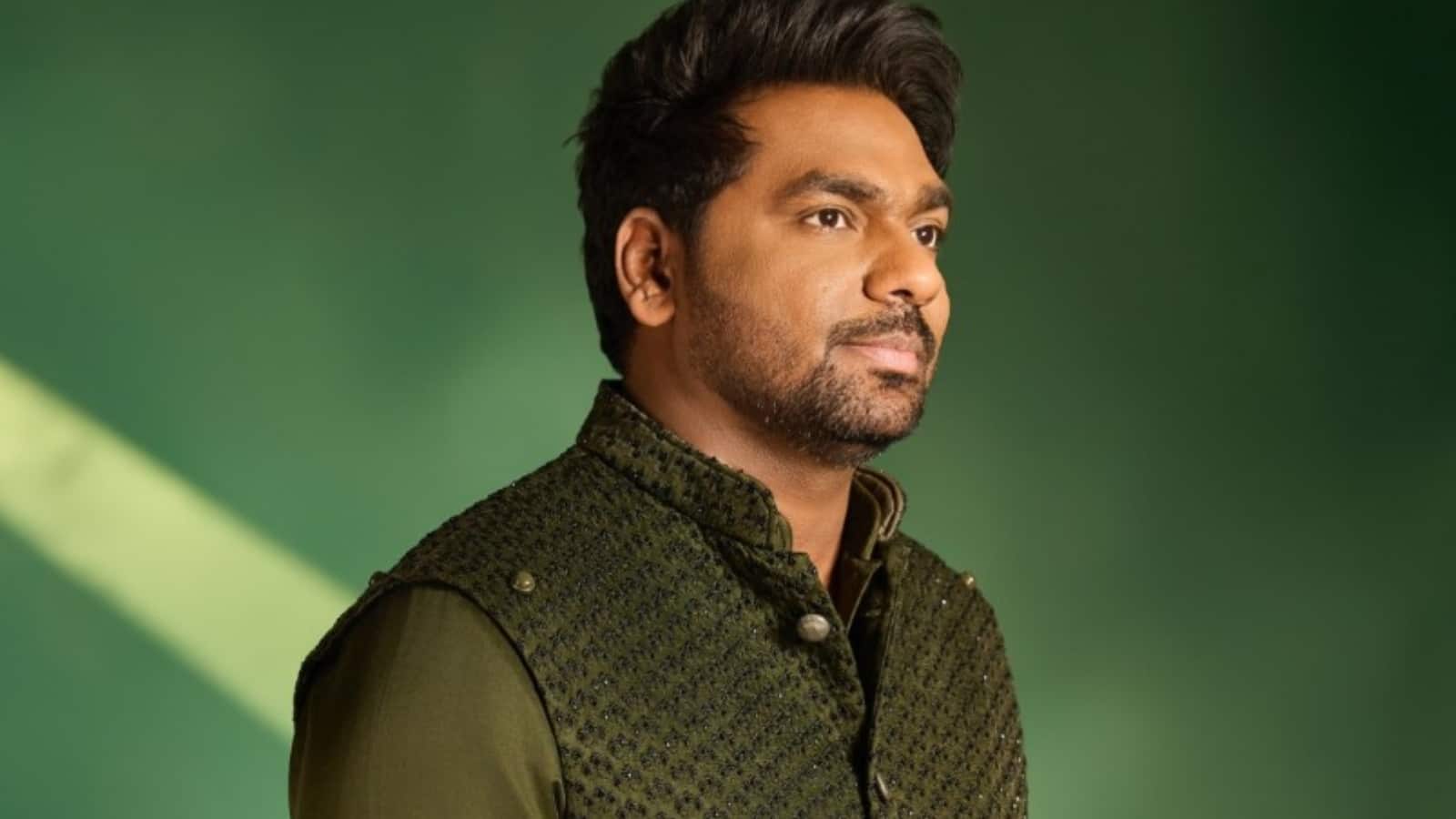 Zakir Khan: किस परेशानी और बीमारी से जूझ रहे हैं जाकिर खान? 5 साल के ब्रेक के ऐलान के बाद फैंस को हुई कॉमेडियन की चिंता