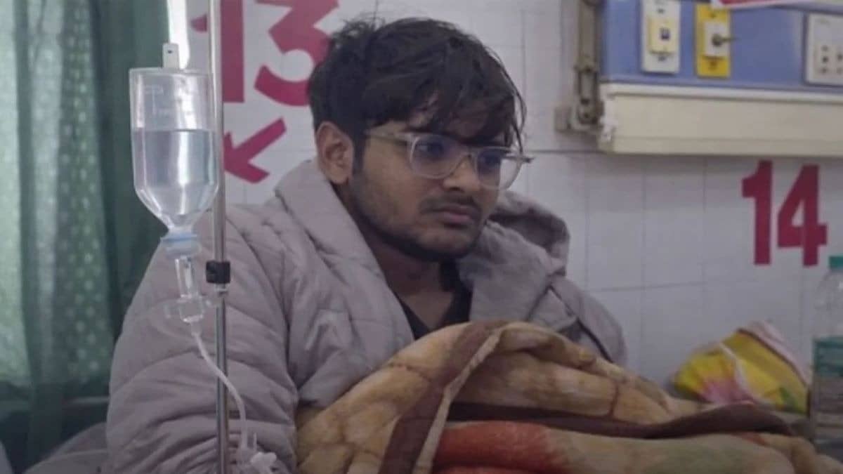 UP: जौनपुर का ये युवक निकला सबसे खतरनाक मुन्नाभाई MBBS... खुद ही काट लिया अपना पैर ताकि मिल जाए मेडिकल में दाखिला, जानें पूरा मामला