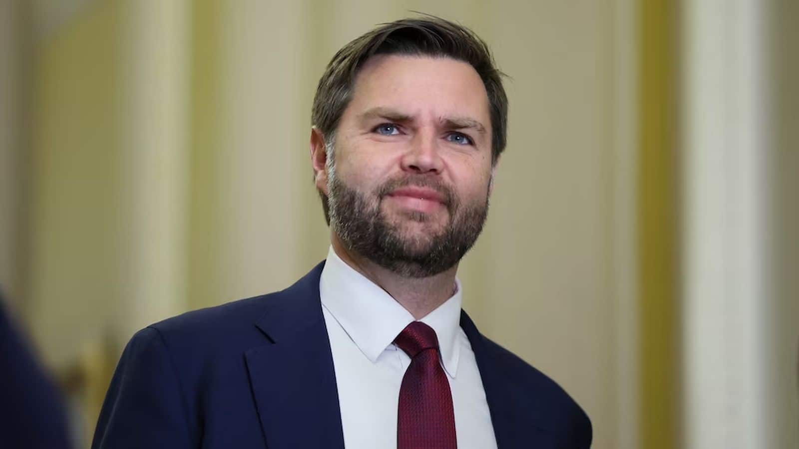 JD Vance: वॉशिंगटन में जेडी वेंस के घर पर हमला...हुई पत्थरबाजी, मादुरो की गिरफ्तारी का असर!