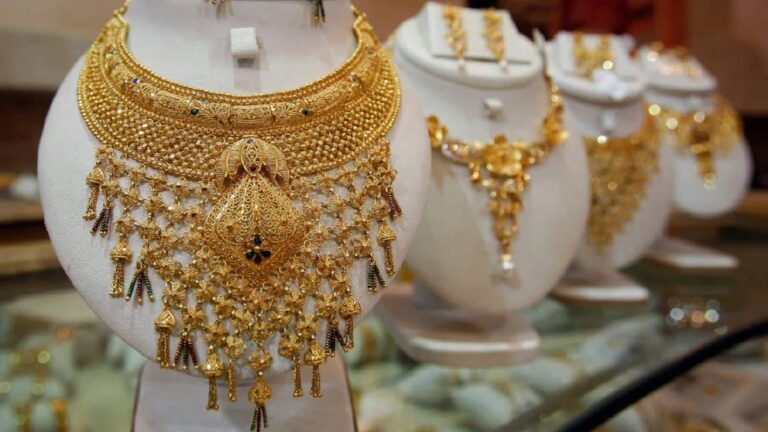 Jewelry stocks : तीसरी तिमाही के कारोबारी अपडेट के बाद ज्वेलरी शेयरों में जोरदार तेजी, लाइफ हाई पर टाइटन
