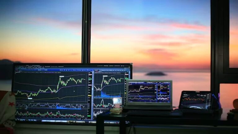 Gainers & Losers: IndiGo, Bharat Coking Coal, Wipro और ICICI Bank समेत ये 10 स्टॉक्स, हफ्ते की धांसू शुरुआत