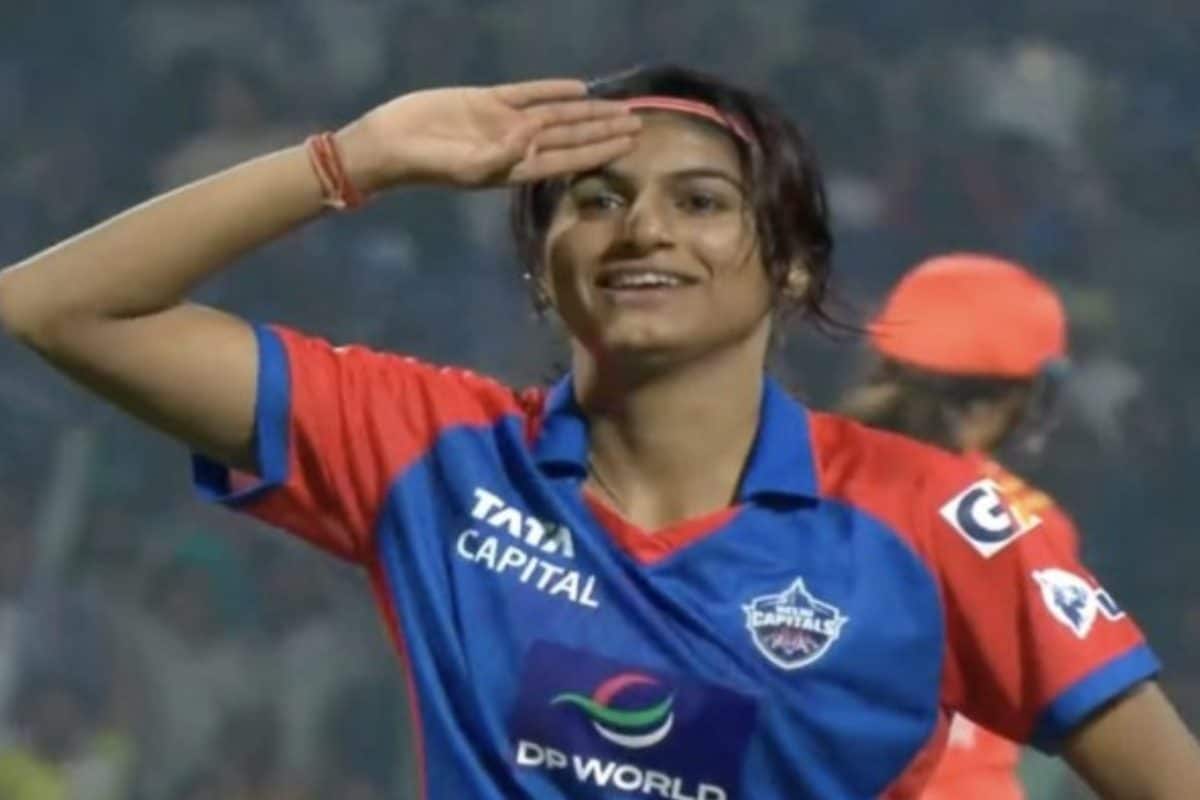 कौन हैं नंदिनी शर्मा... जिन्होंने डब्ल्यूपीएल में हैट्रिक लेकर मचाया हाहाकार, 4 ओवर में झटक लिए 5 विकेट