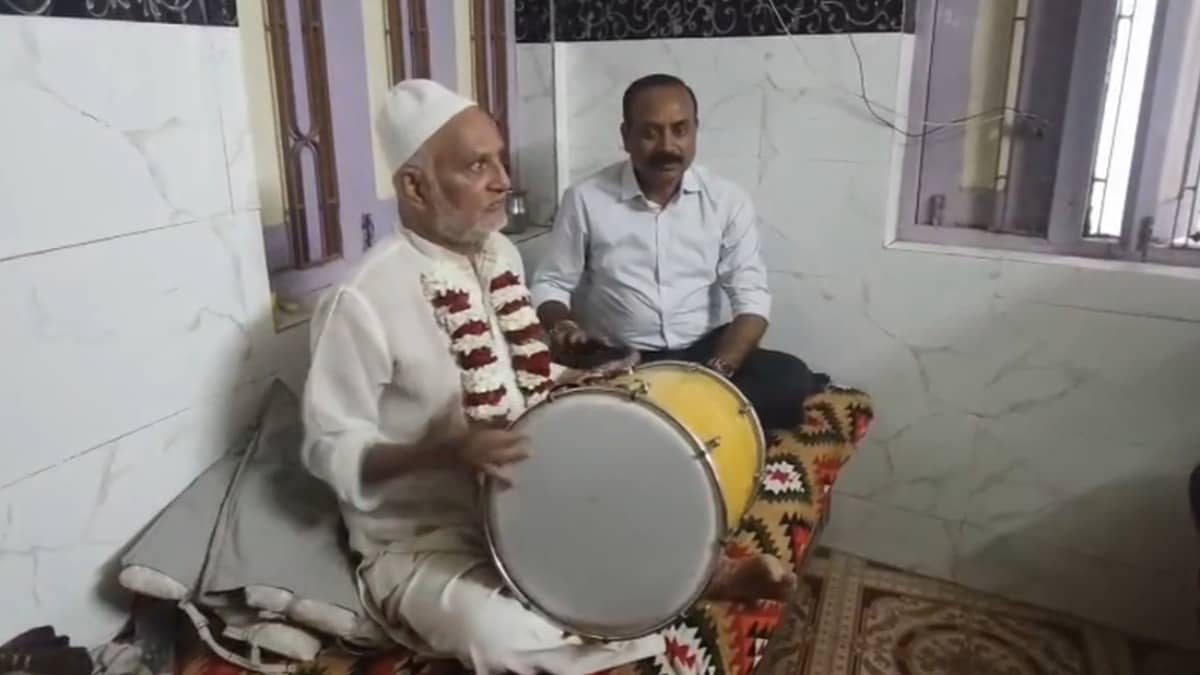 Padma Awards 2026: गुजराती ढोलक वादक मीर हाजीभाई कासमभाई को पद्मश्री सम्मान, कहा- नरेंद्र भाई ने मेरी तमन्ना पूरी की