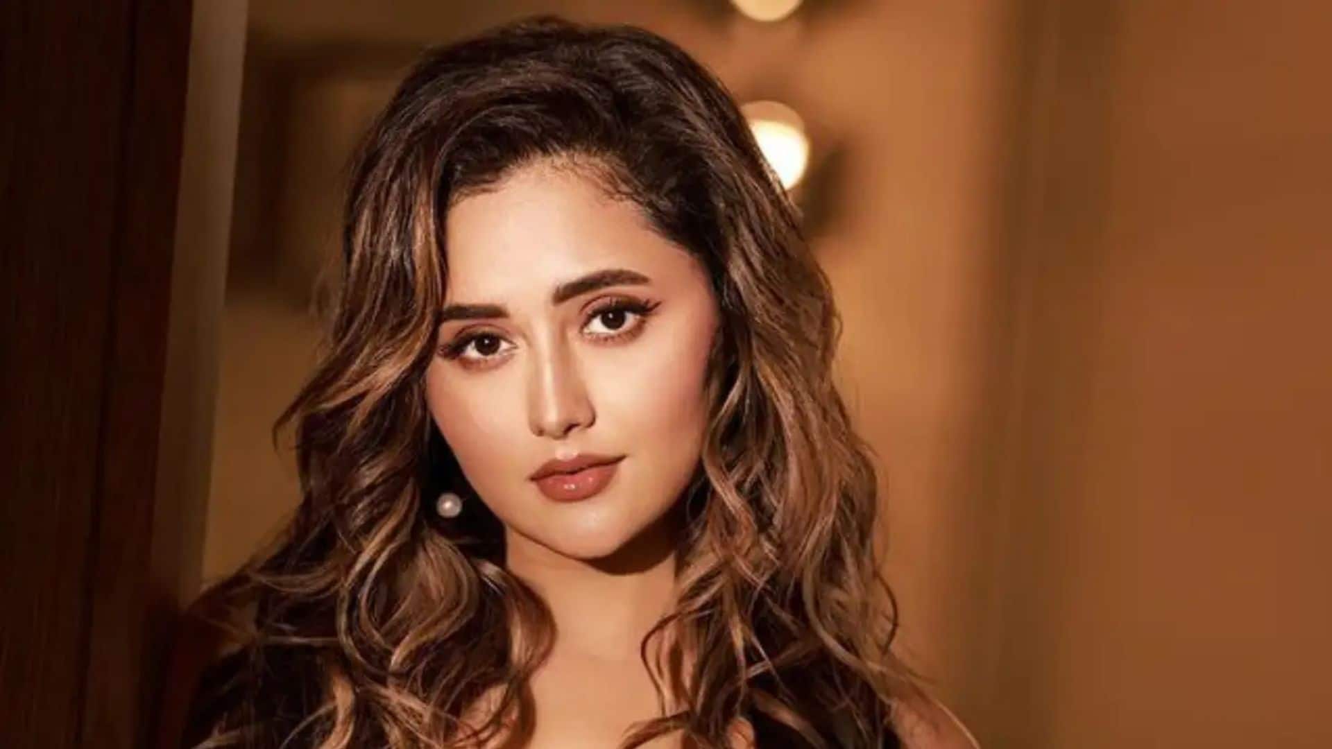 Rashmi Desai: टीवी स्टार रश्मि देसाई ने 8 साल तक झेला डिप्रेशन, बोलीं- 'भावनात्मक बोझ ने जिंदगी मुश्किल बना दिया'