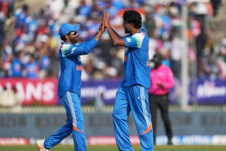 एक विकेट लेकर फॉर्म में लौट आएंगे जडेजा... चिंता की कोई बात नहीं, साथी खिलाड़ी के सपोर्ट में उतरे सिराज