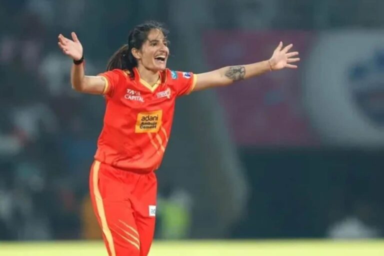 रेणुका सिंह के नाम दर्ज हुआ शर्मनाक रिकॉर्ड, WPL इतिहास में पहली बार हुआ ऐसा