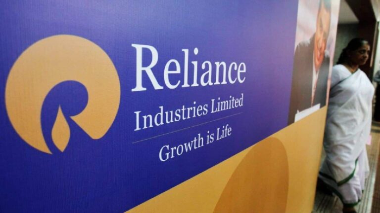Reliance Industries Q3 preview: रिफाइनिंग में रिकवरी और कंज्यूमर बिजनेस में मजबूती से अपस्ट्रीम सेगमेंट की कमाई में आई कमजोरी की हो सकती है भरपाई