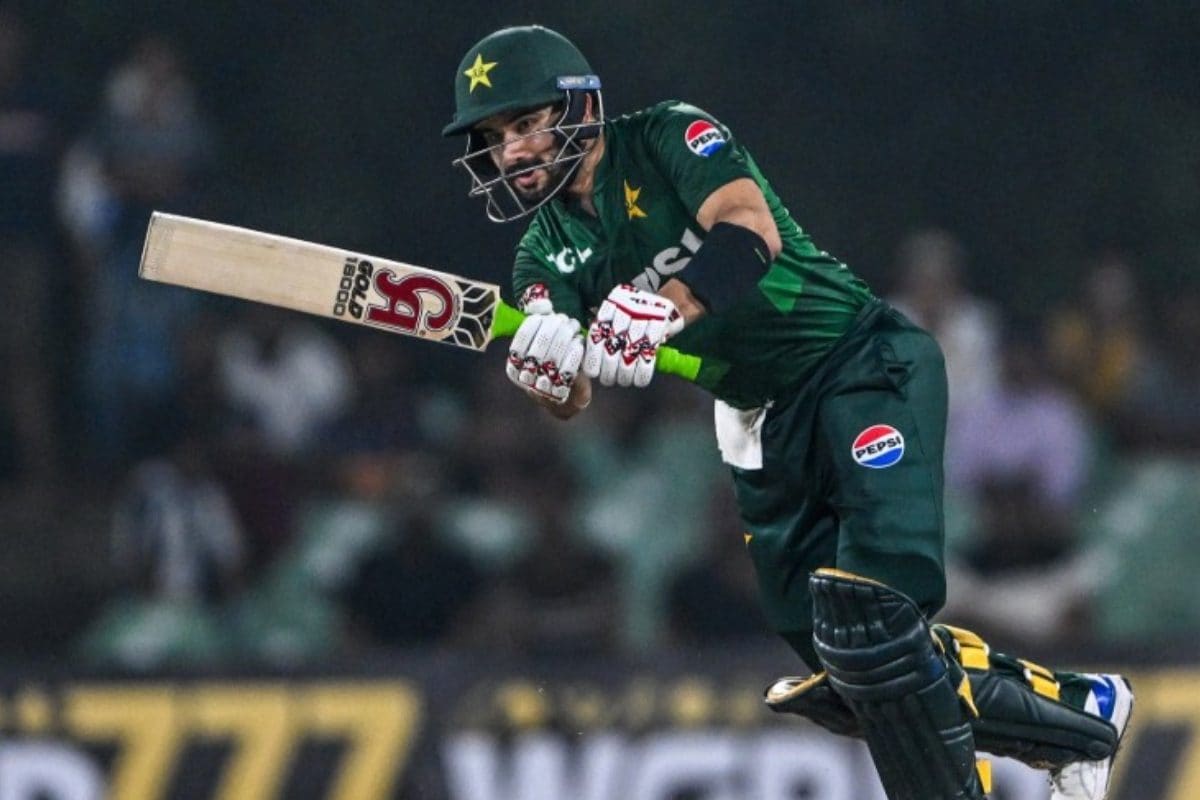 पाकिस्तान ने 20 ओवर का मैच 20 गेंद बाकी रहते जीता, शादाब का ऑलराउंड प्रदर्शन, फरहान का अर्धशतक