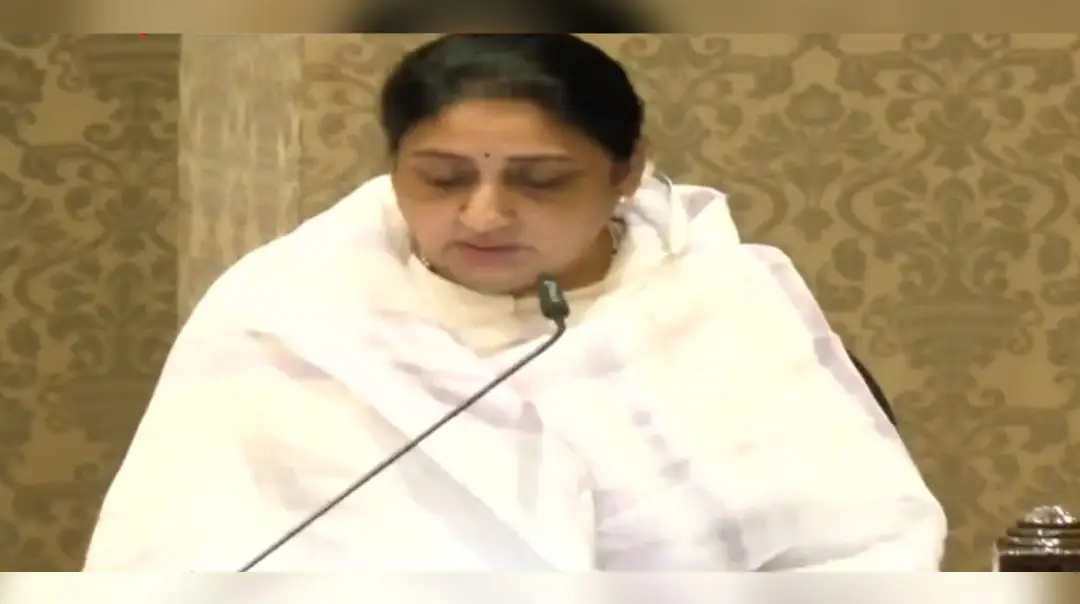 सुनेत्रा पवार बनीं महाराष्ट्र की पहली महिला डिप्टी सीएम, भारी मन से ली पद और गोपनीयता की शपथ
