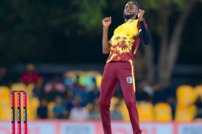 24 घंटे में 2 हैट्रिक... क्रिकेट इतिहास में पहली बार हुआ ऐसा, एक ही बाइलेटरल सीरीज गेंदबाजों ने बनाए यूनिक रिकॉर्ड