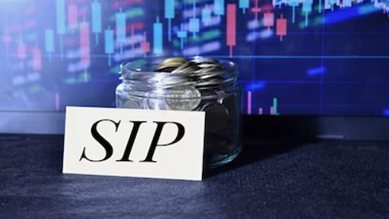 SIP का घट रहा क्रेज? खतरनाक लेवल की तरफ बढ़ रहा यह रेश्यो, अभी ऐसी है Mutual Fund इंडस्ट्री की हालत