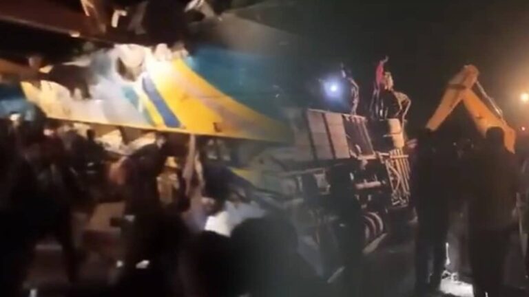 Rajasthan: जालौर में भीषण सड़क हादसा, गहरी खाई में गिरी स्लीपर बस, 2 की मौत; कई घायल