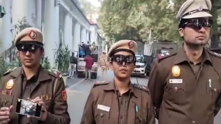 AI-Enabled Smart Glasses: 77वें गणतंत्र दिवस पर सुरक्षा होगी और मजबूत, दिल्ली पुलिस AI स्मार्ट ग्लास पहनकर करेगी निगरानी